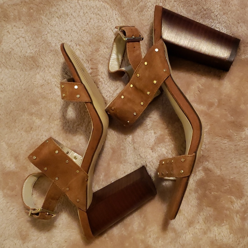 WHITE HOUSE BLACK MARKET suede heels